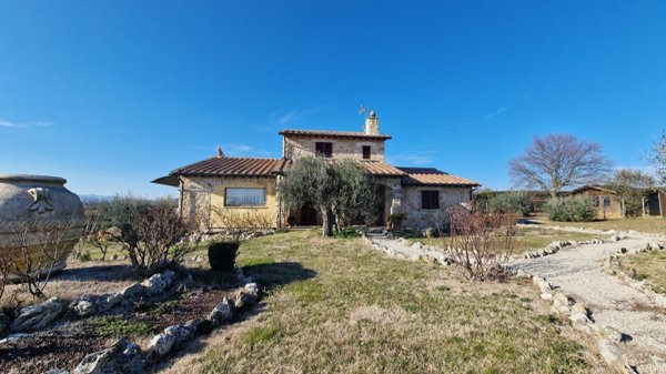 casale in vendita ad Avigliano Umbro