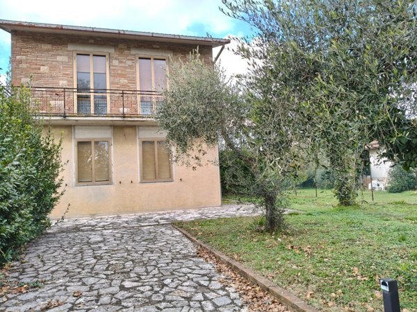 casa indipendente in vendita ad Avigliano Umbro