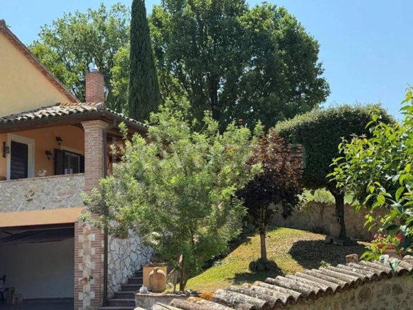 casa indipendente in vendita ad Avigliano Umbro