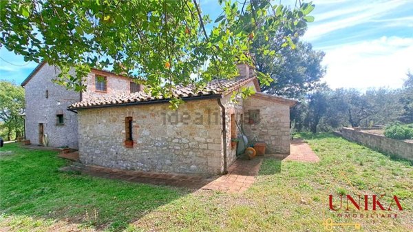 casa indipendente in vendita ad Avigliano Umbro