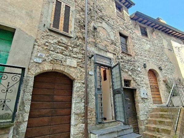 appartamento in vendita ad Avigliano Umbro in zona Toscolano