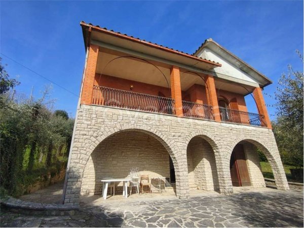 casa indipendente in vendita ad Avigliano Umbro