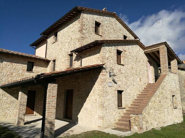 casale in vendita ad Avigliano Umbro in zona Sismano