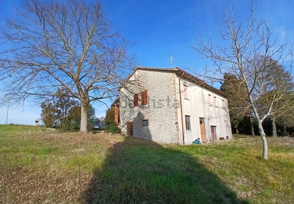 casa indipendente in vendita ad Avigliano Umbro