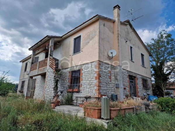 casa indipendente in vendita ad Avigliano Umbro