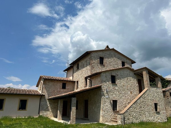 casa indipendente in vendita ad Avigliano Umbro