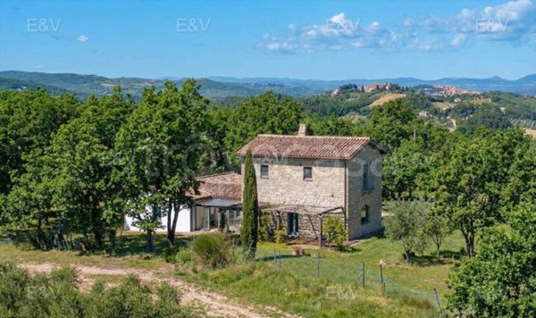 casa indipendente in vendita ad Avigliano Umbro in zona Sismano