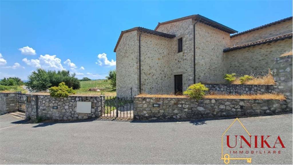 casa indipendente in vendita ad Avigliano Umbro in zona Sismano