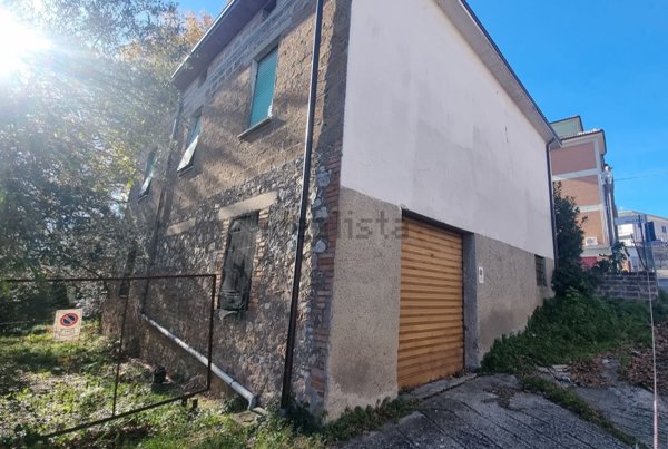 casa indipendente in vendita ad Avigliano Umbro