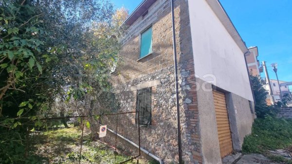 casa indipendente in vendita ad Avigliano Umbro