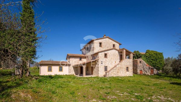 casa indipendente in vendita ad Avigliano Umbro