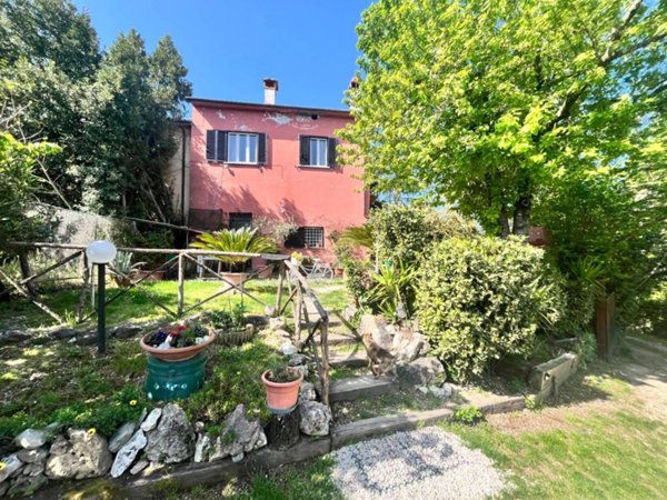 casa indipendente in vendita ad Avigliano Umbro in zona Dunarobba