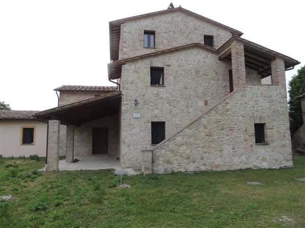 casa indipendente in vendita ad Avigliano Umbro
