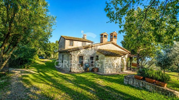 casa indipendente in vendita ad Avigliano Umbro in zona Toscolano