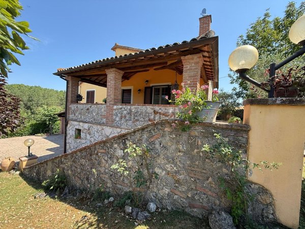 casa indipendente in vendita ad Avigliano Umbro