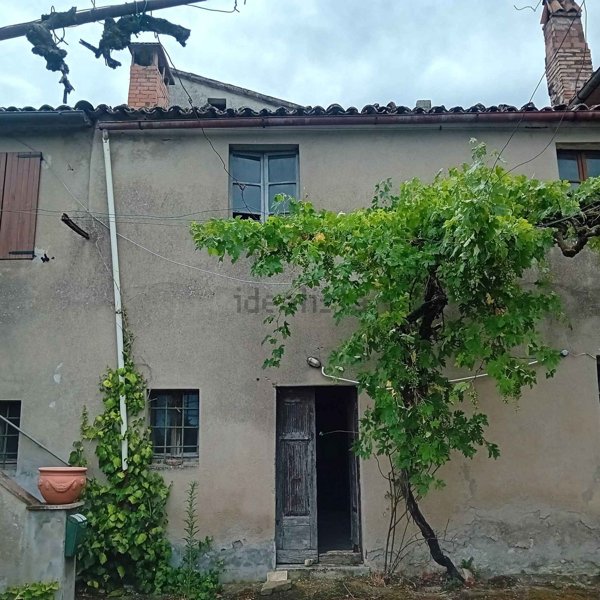 appartamento in vendita ad Avigliano Umbro in zona Sismano