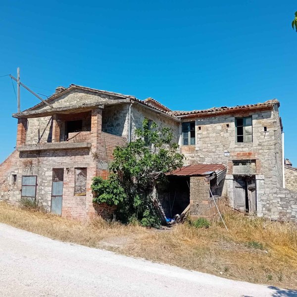 casa semindipendente in vendita ad Avigliano Umbro in zona Sismano