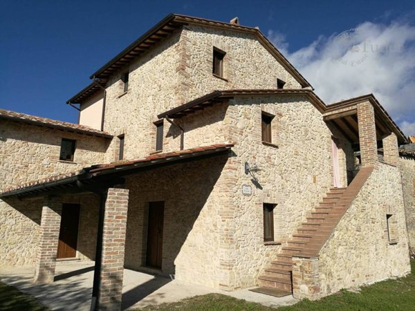 casa indipendente in vendita ad Avigliano Umbro in zona Sismano