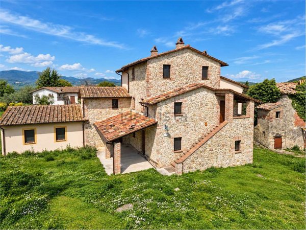 casa indipendente in vendita ad Avigliano Umbro