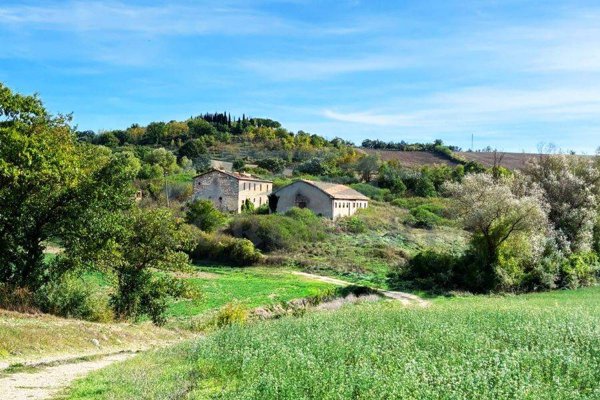 casa indipendente in vendita ad Avigliano Umbro in zona Sismano