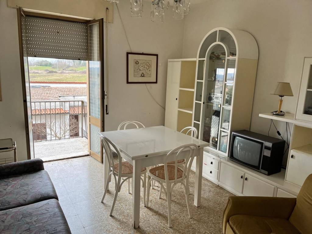 appartamento in vendita ad Acquapendente in zona Torre Alfina