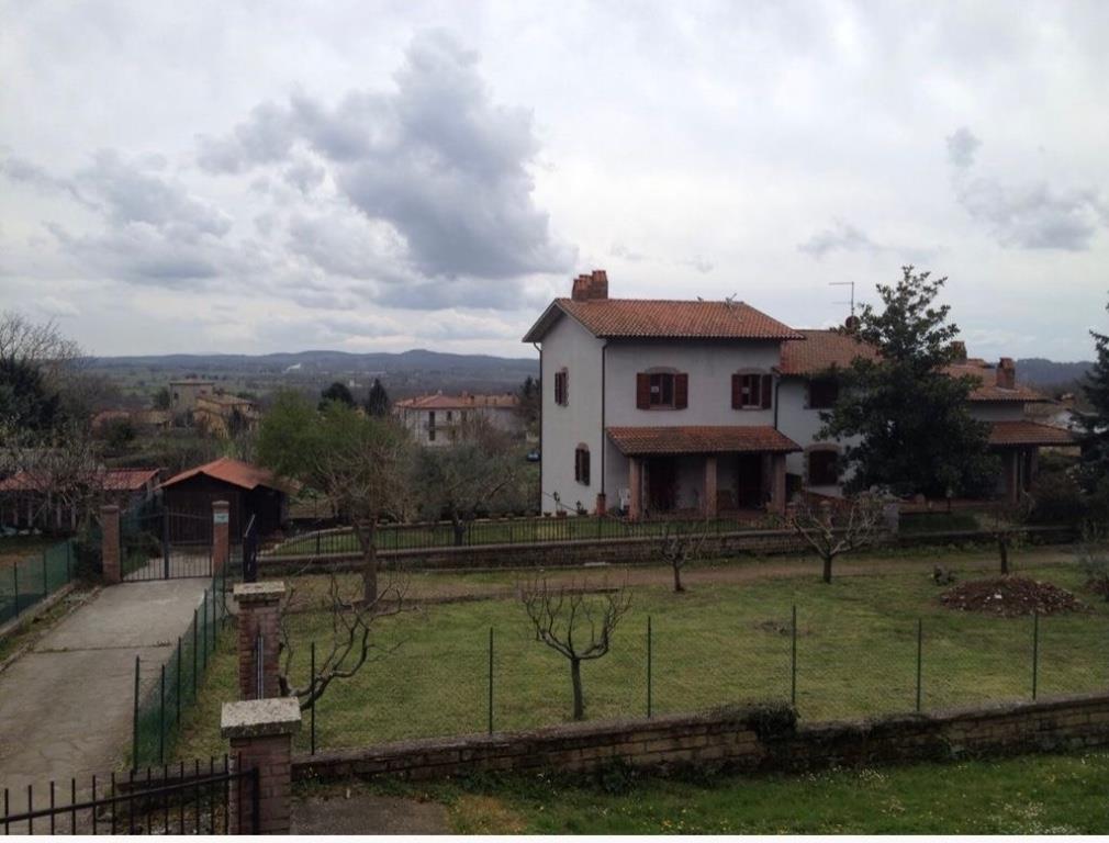 casa indipendente in vendita ad Acquapendente in zona Torre Alfina