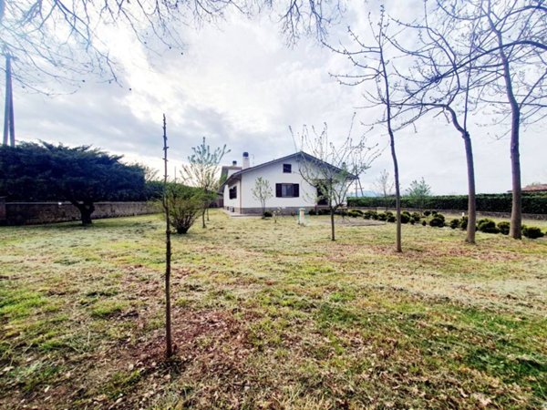 casa indipendente in vendita ad Acquapendente