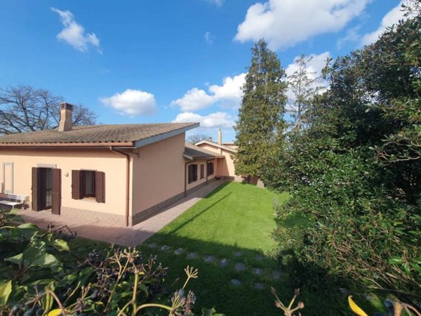 casa indipendente in vendita ad Acquapendente