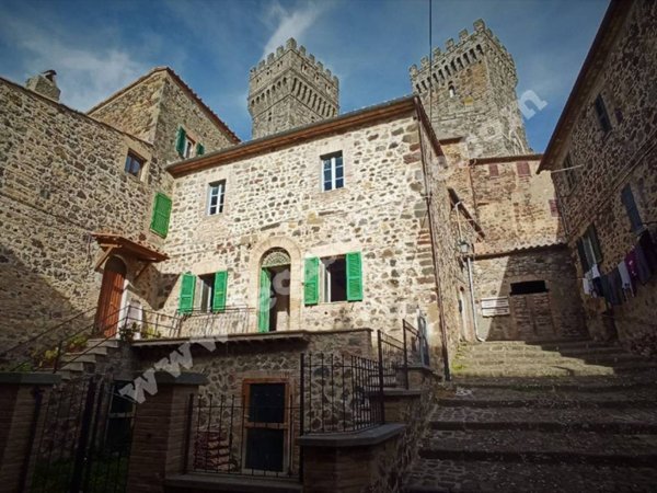 casa indipendente in vendita ad Acquapendente in zona Torre Alfina