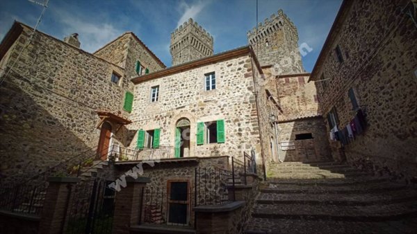 casa indipendente in vendita ad Acquapendente in zona Torre Alfina