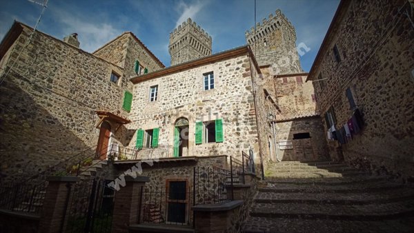 appartamento in vendita ad Acquapendente in zona Torre Alfina