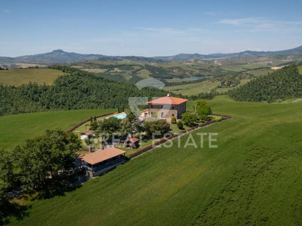 casa indipendente in vendita ad Acquapendente in zona Trevinano
