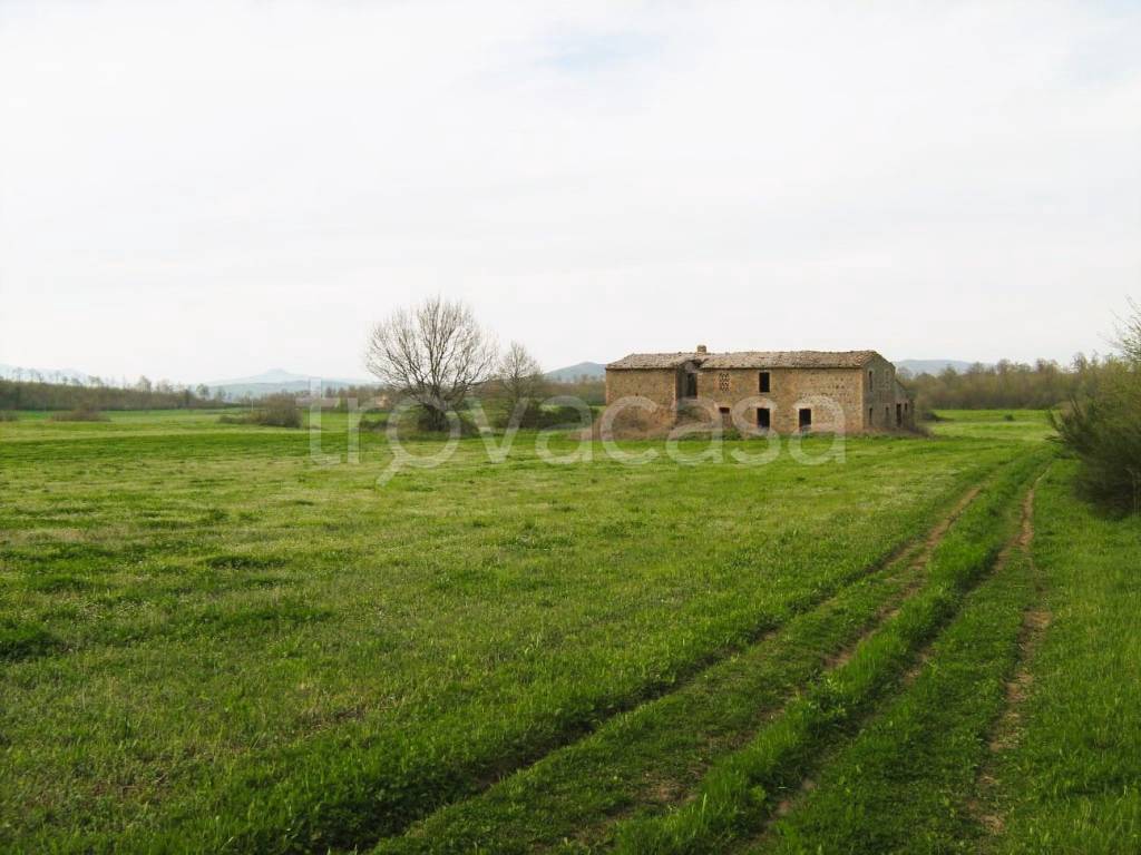 casale in vendita ad Acquapendente