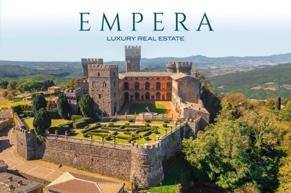 villa in vendita ad Acquapendente in zona Torre Alfina