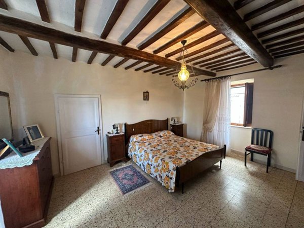 casa indipendente in vendita ad Acquapendente in zona Torre Alfina