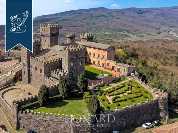 intera palazzina in vendita ad Acquapendente in zona Torre Alfina