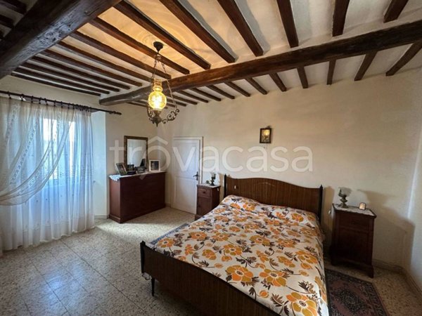 casa indipendente in vendita ad Acquapendente in zona Torre Alfina