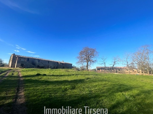 casa indipendente in vendita ad Acquapendente in zona Torre Alfina