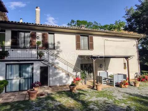 casa indipendente in vendita ad Acquapendente in zona Torre Alfina