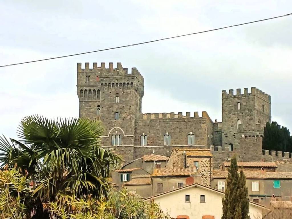 casa indipendente in vendita ad Acquapendente in zona Torre Alfina