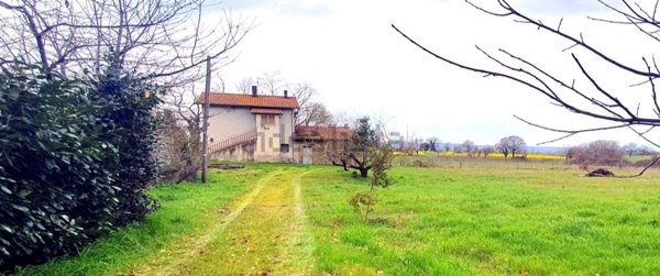 appartamento in vendita ad Acquapendente in zona Torre Alfina