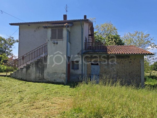 casa indipendente in vendita ad Acquapendente in zona Torre Alfina