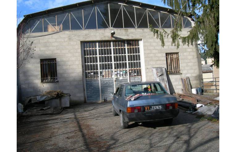 locale commerciale in vendita ad Acquapendente