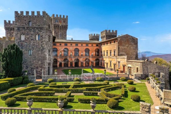 villa in vendita ad Acquapendente in zona Torre Alfina