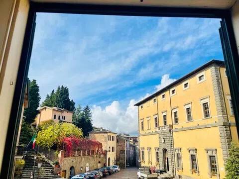 intera palazzina in vendita ad Acquapendente in zona Trevinano