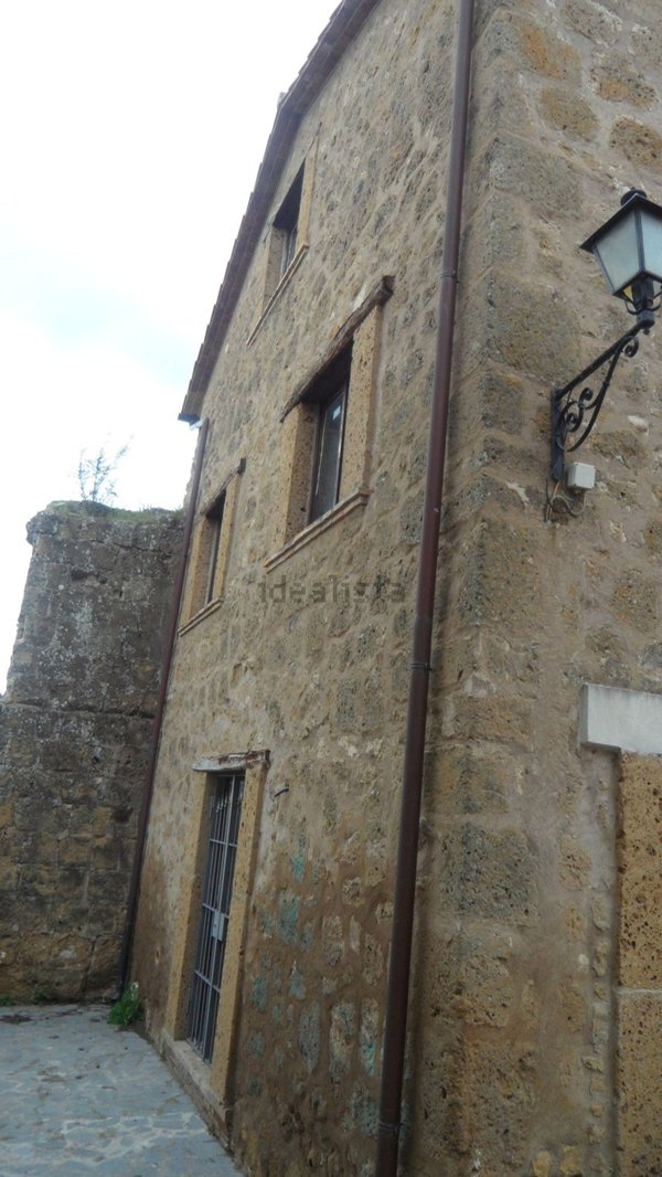 appartamento in vendita ad Arlena di Castro