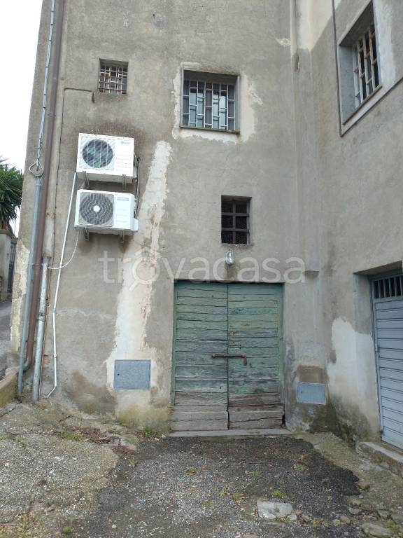 locale commerciale in vendita ad Arlena di Castro