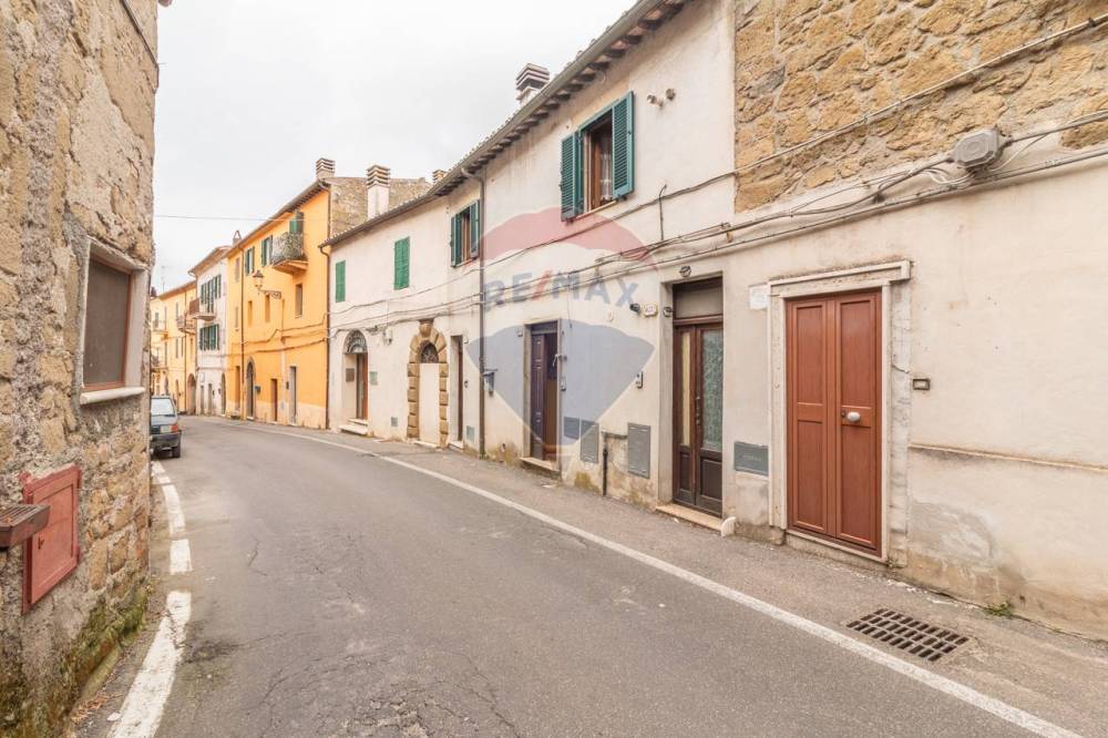 appartamento in vendita ad Arlena di Castro