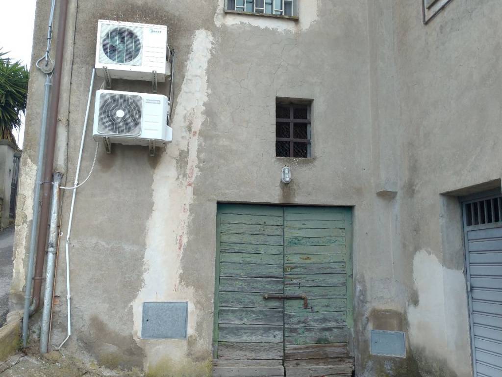locale commerciale in vendita ad Arlena di Castro
