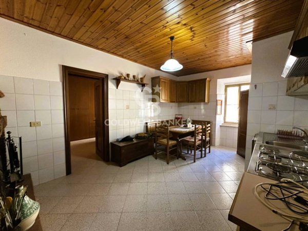 appartamento in vendita ad Arlena di Castro